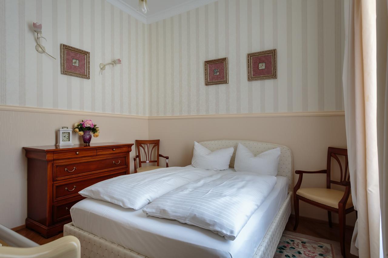 Apartment Am Kurpark Баден-Баден Екстериор снимка